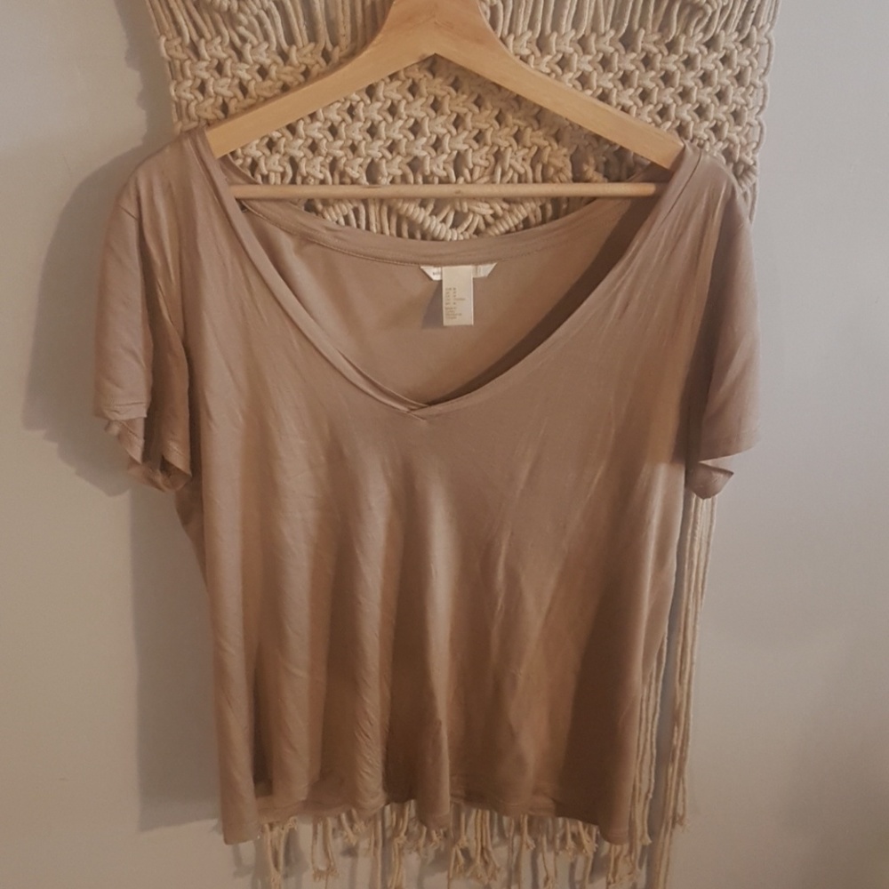 Tan tee